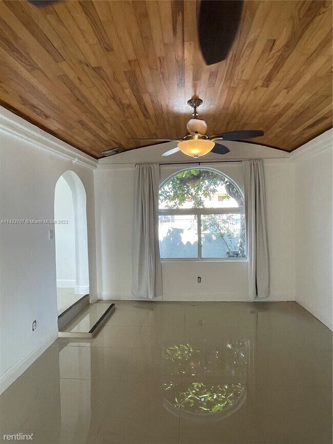 Building Photo - 7 br, 5 bath House - 1680 NW 22nd Ct # A