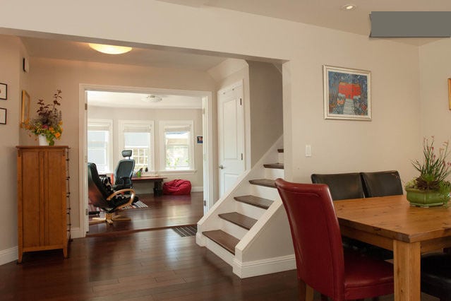 Foyer and office - 750 Trestle Glen Rd