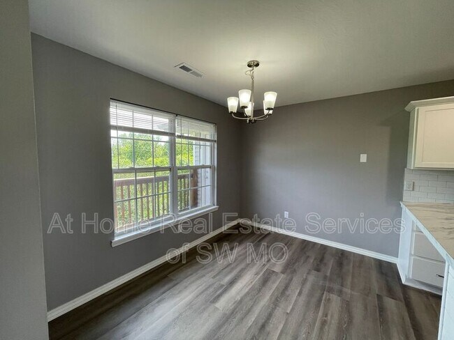 Foto del edificio - 4048 W Wilderness St