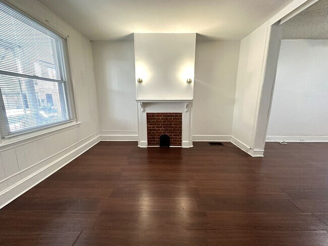 Foto del edificio - Gorgeous 3-Bedroom Townhome in Carroll Par...