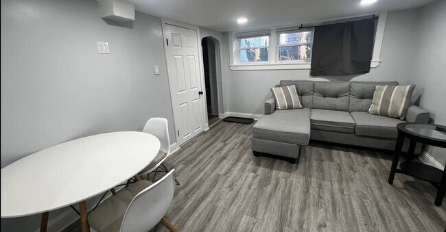 Foto del edificio - 2424 W Charleston St