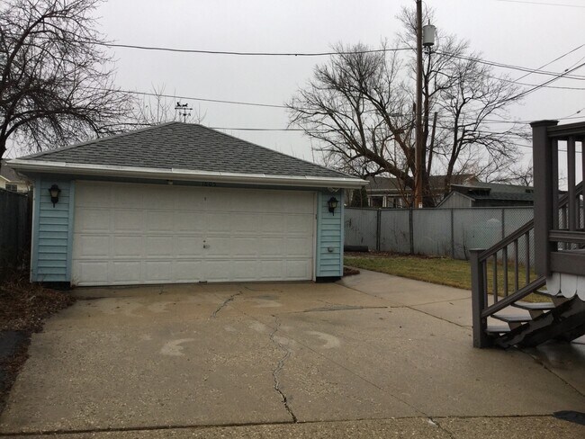 Foto del edificio - 1805 S 77th St