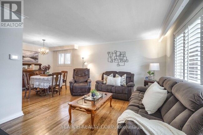 Photo du bâtiment - 3766 Bayswater Crescent