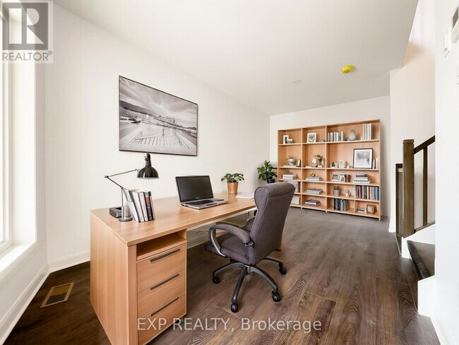 Building Photo - 25 Fair Oaks Crescent