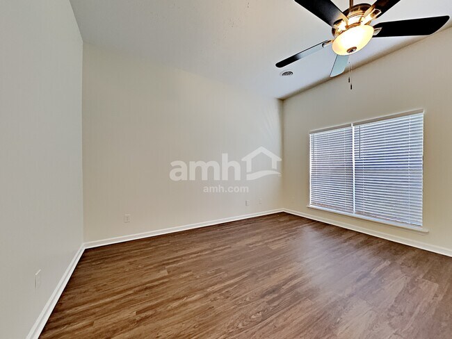 Foto del edificio - 1730 Luton Drive