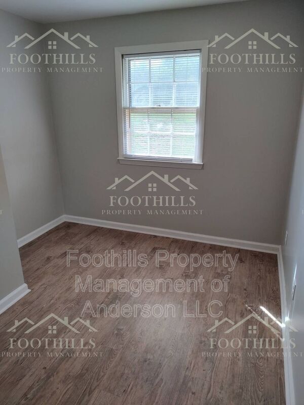 Foto del edificio - 2505 Rolling Green Rd