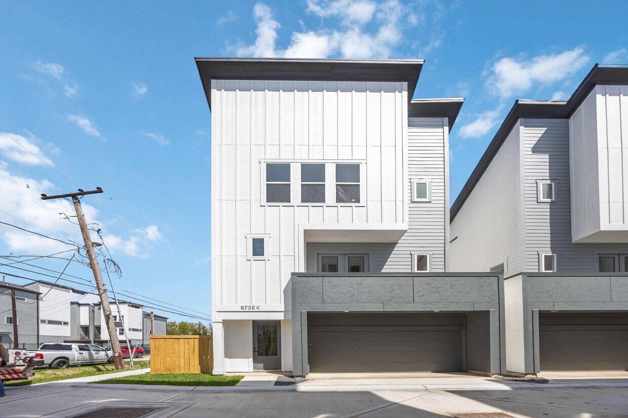 Photo - 6737 Peerless St (Houston, TX)