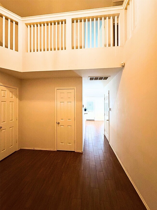Foto del edificio - 9011 Canton Park Ln