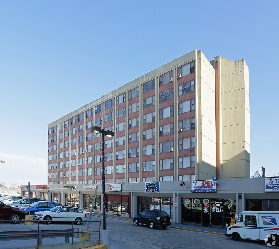 Building Photo - Clinton Plaza