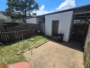 Building Photo - 7045 Chasewood Dr