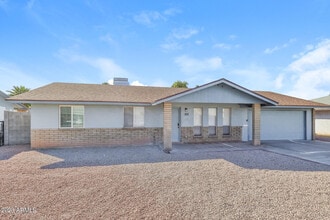 Building Photo - 305 W Ivyglen St