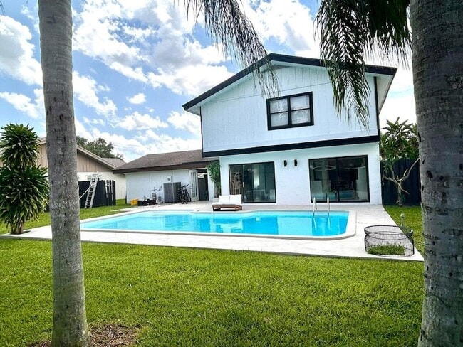 Photo - 760 Windtree Way House