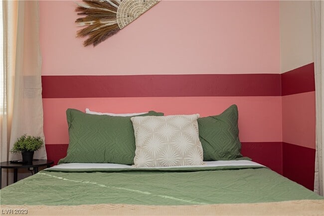 Foto del edificio - 2205 Santa Paula Dr