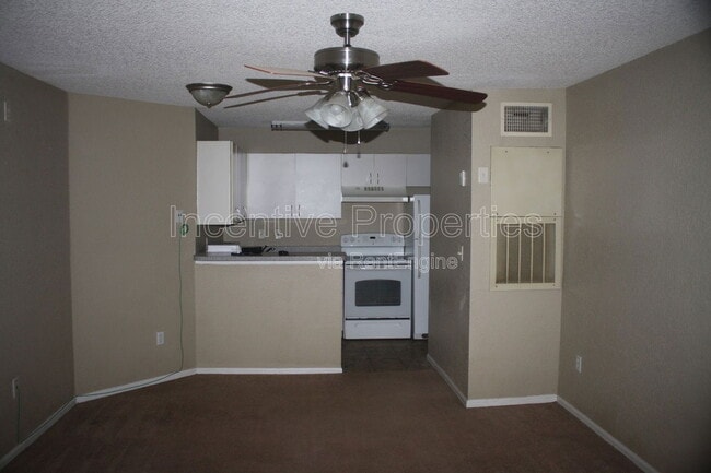 Photo - 5016 Park Central Dr Apartment