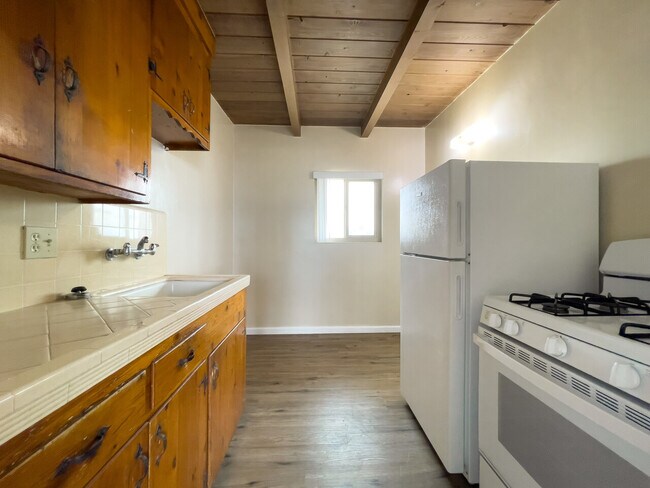 Building Photo - 990 Seacoast Dr
