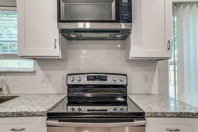 Foto del edificio - 5705 Breland St