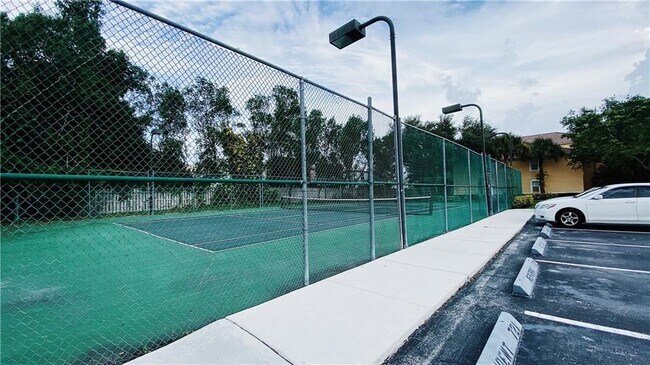 Foto del edificio - 5580 NW 61st St