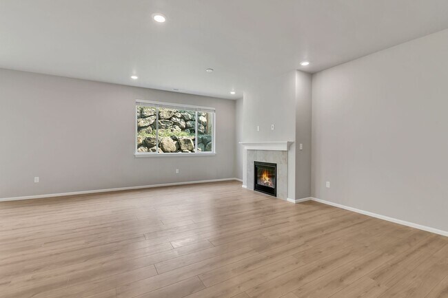 Building Photo - Newly Built 5 Bedroom Home in Port Orchard