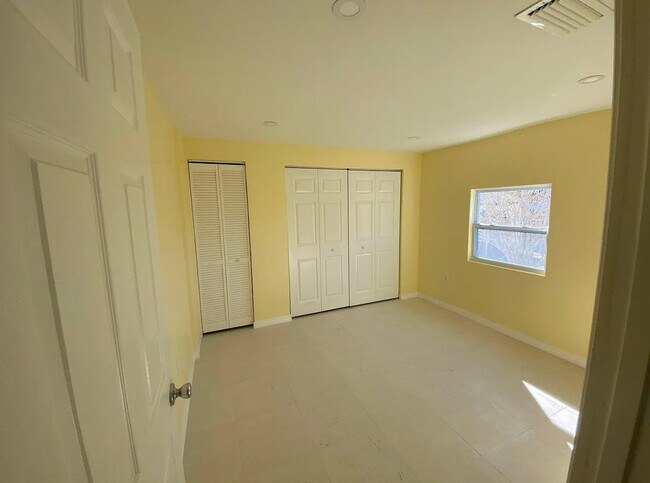 2nd bedroom - 3633 SE 20th Ter