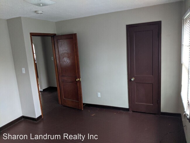 Building Photo - 4840 Southside Dr