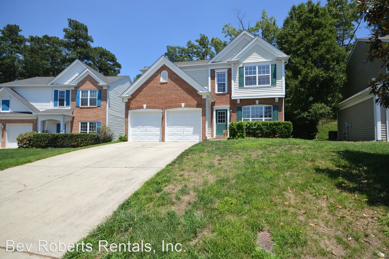 Foto principal - 4 br, 2.5 bath House - 402 Willingham Road