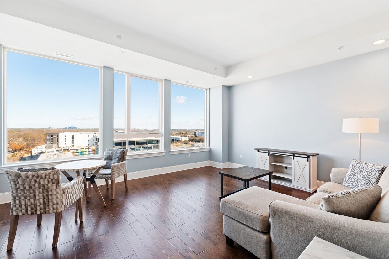 Foto principal - Stunning Studio Apartment with Spectacular Views in Downtown Raleigh