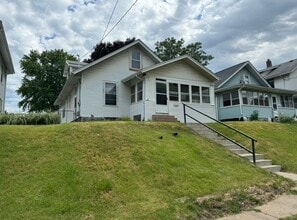 Building Photo - 3205 8th Ave