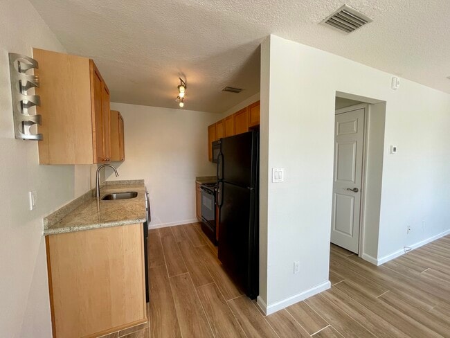 Foto del edificio - 5011 Starfish Dr SE