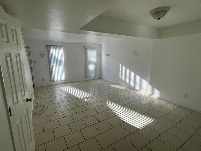 Building Photo - 9463 Fondren Rd