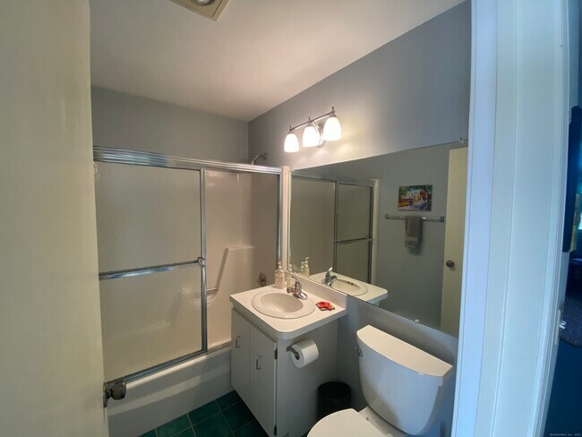 Building Photo - 219 Ledge Dr