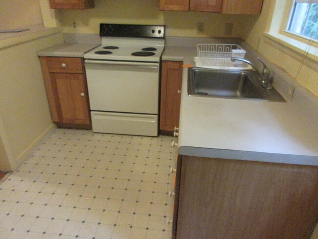 Building Photo - 104 Dunova Ct