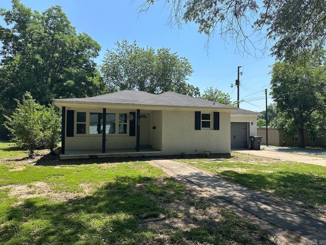 Foto principal - 100 N Olive St