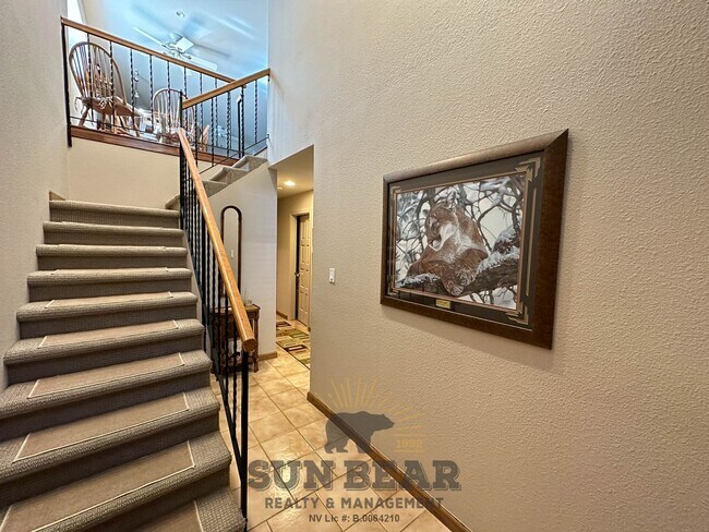 Building Photo - 3 Bedroom, Furnished on Golf Course!
