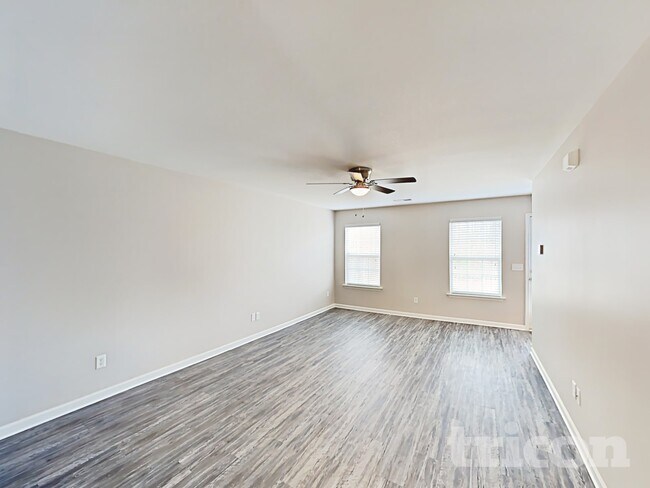 Foto del edificio - 304 Longfellows Ln
