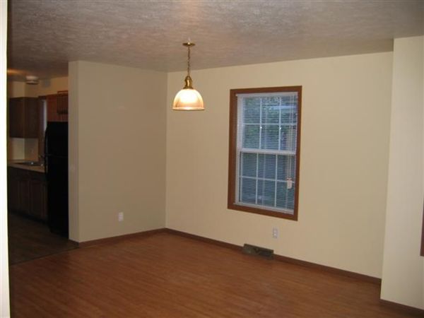 Building Photo - 625 Lafayette Ave NE