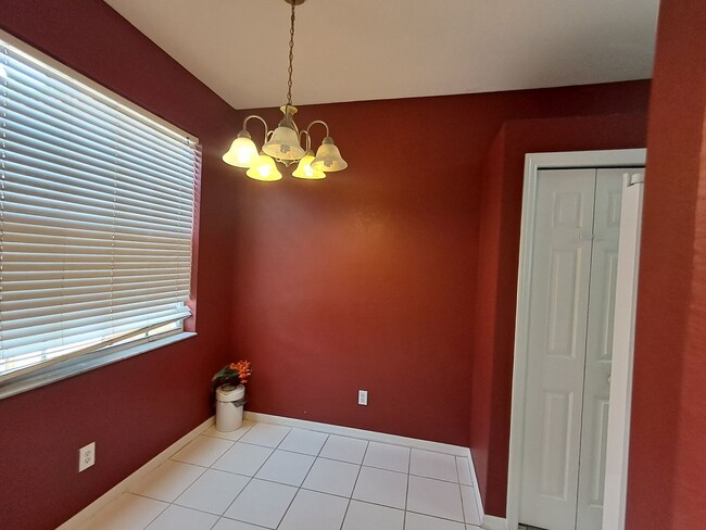 Foto del edificio - 7880 Lake Sawgrass Loop