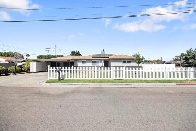 Building Photo - 649 Bonita Dr