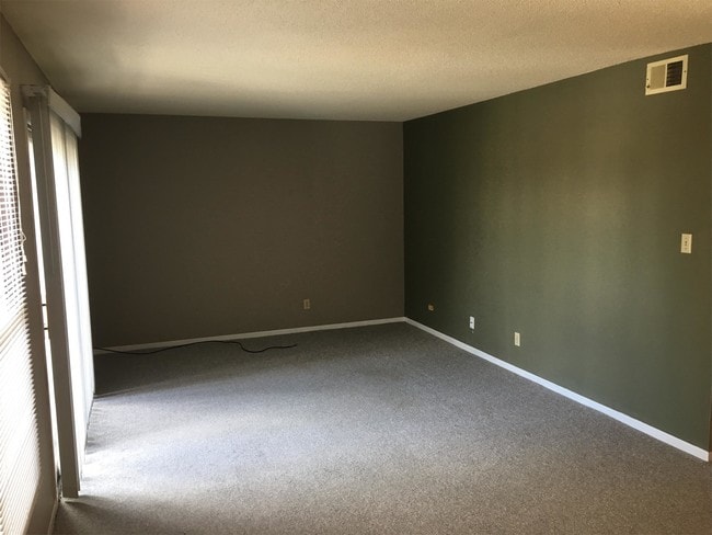Building Photo - 2618 W Willowlake Dr
