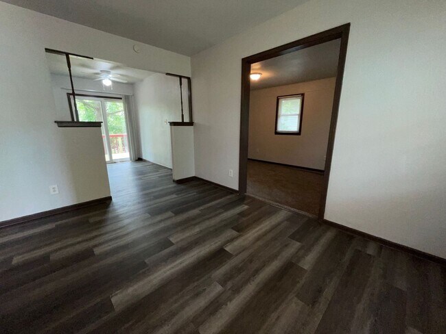 Foto del edificio - 3-Bedroom, 1-Bathroom home in Kansas City