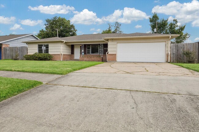 Foto del edificio - 8037 Longridge Dr