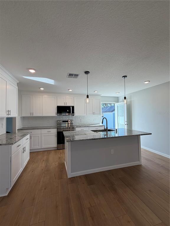 Foto del edificio - 111 W Pearl St