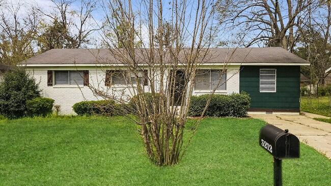 Building Photo - 3212 Lee Ct SW