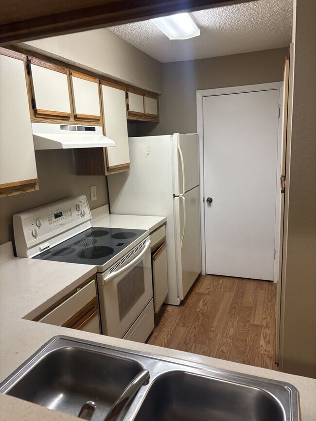 Foto del edificio - Large 2 bedroom 2 bath Condo