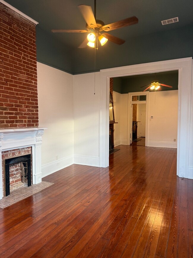 Building Photo - 442 S Rendon St