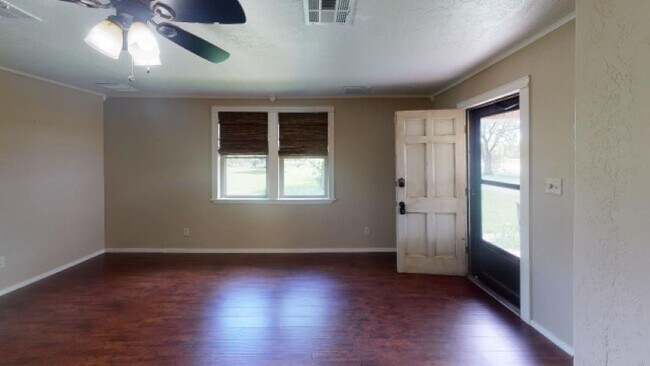 Building Photo - 1176 Cox City Rd