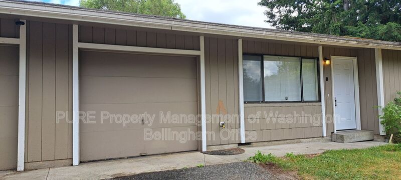 Foto principal - 9176 Rainbow Ln