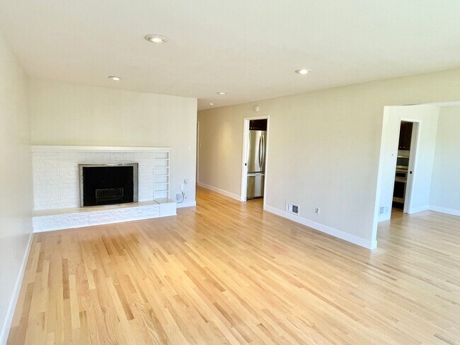 Foto del edificio - 3BR/2BA Noe Valley Condo! Parking!  Laundr...