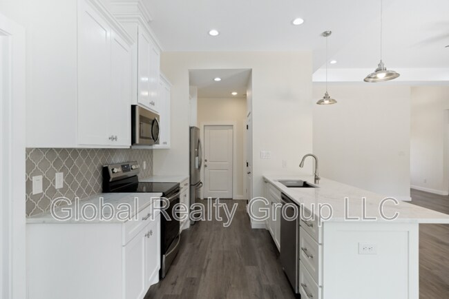 Building Photo - 2675 Fairwood Dr