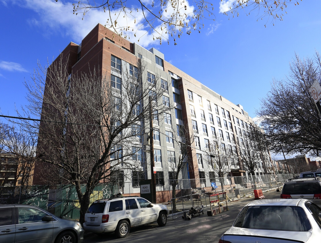 Building Photo - The Hemlock