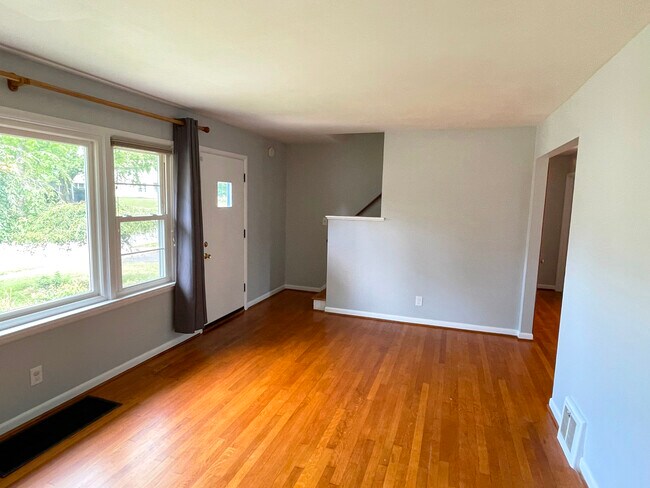 Living room - 279 Highfield Dr